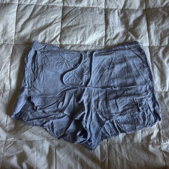 Brandy Melville Flowy Shorts - Picture 2 of 4